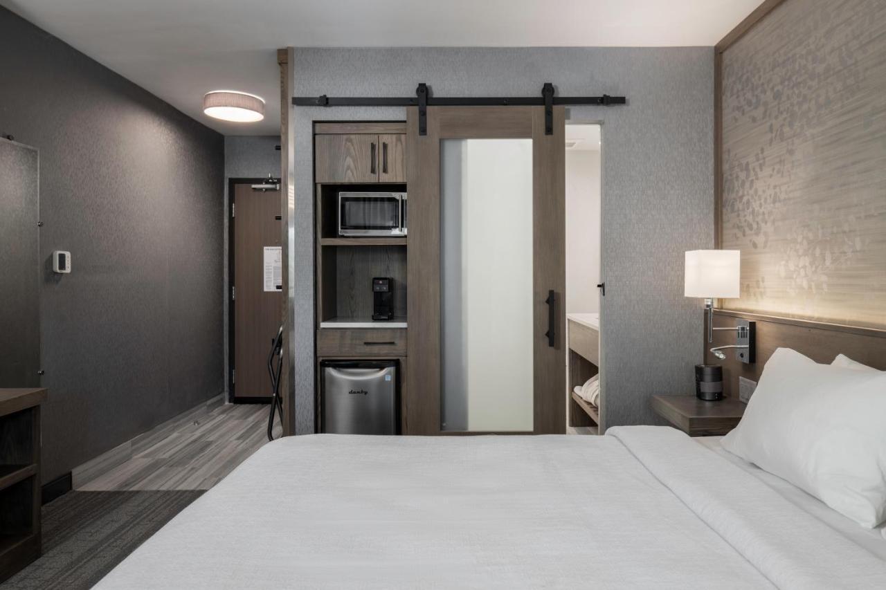 Voco Niagara Falls - The Cadence By Ihg Εξωτερικό φωτογραφία A typical room at the Hilton Garden Inn