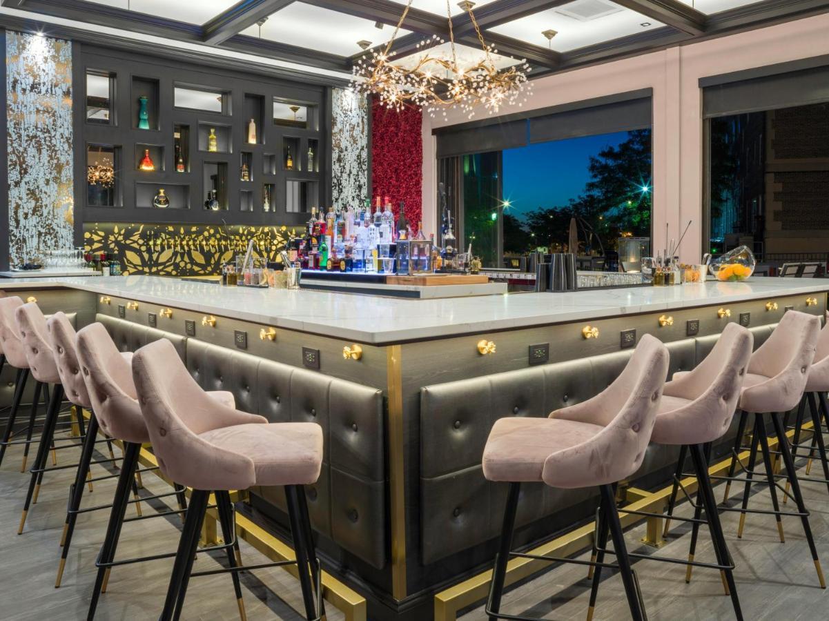 Voco Niagara Falls - The Cadence By Ihg Εξωτερικό φωτογραφία The bar at the 1905