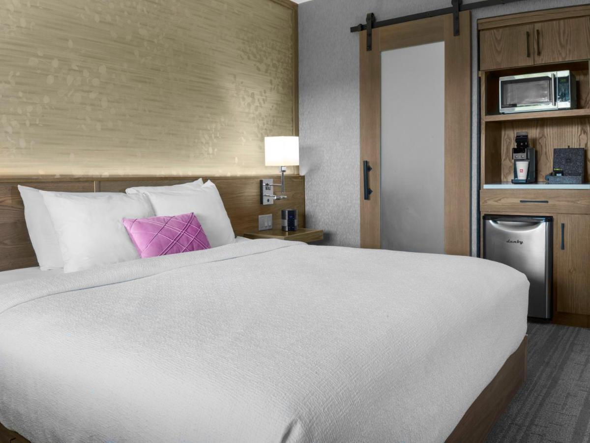 Voco Niagara Falls - The Cadence By Ihg Εξωτερικό φωτογραφία A typical room at the Hilton Garden Inn