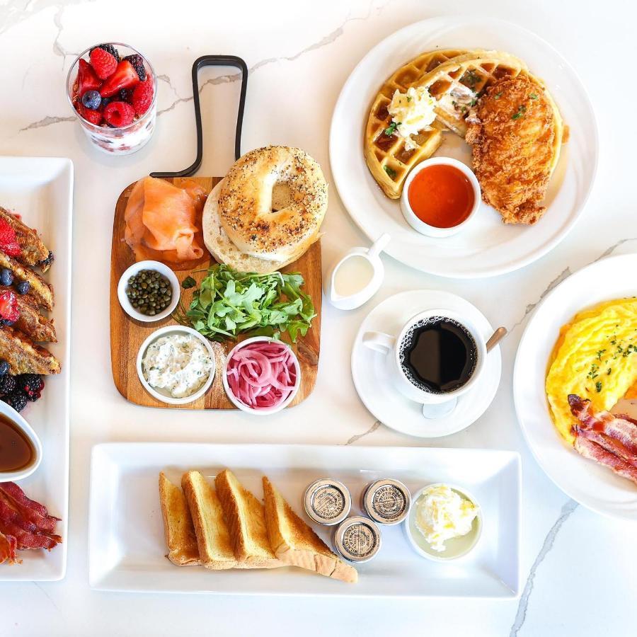 Voco Niagara Falls - The Cadence By Ihg Εξωτερικό φωτογραφία A selection of breakfast foods